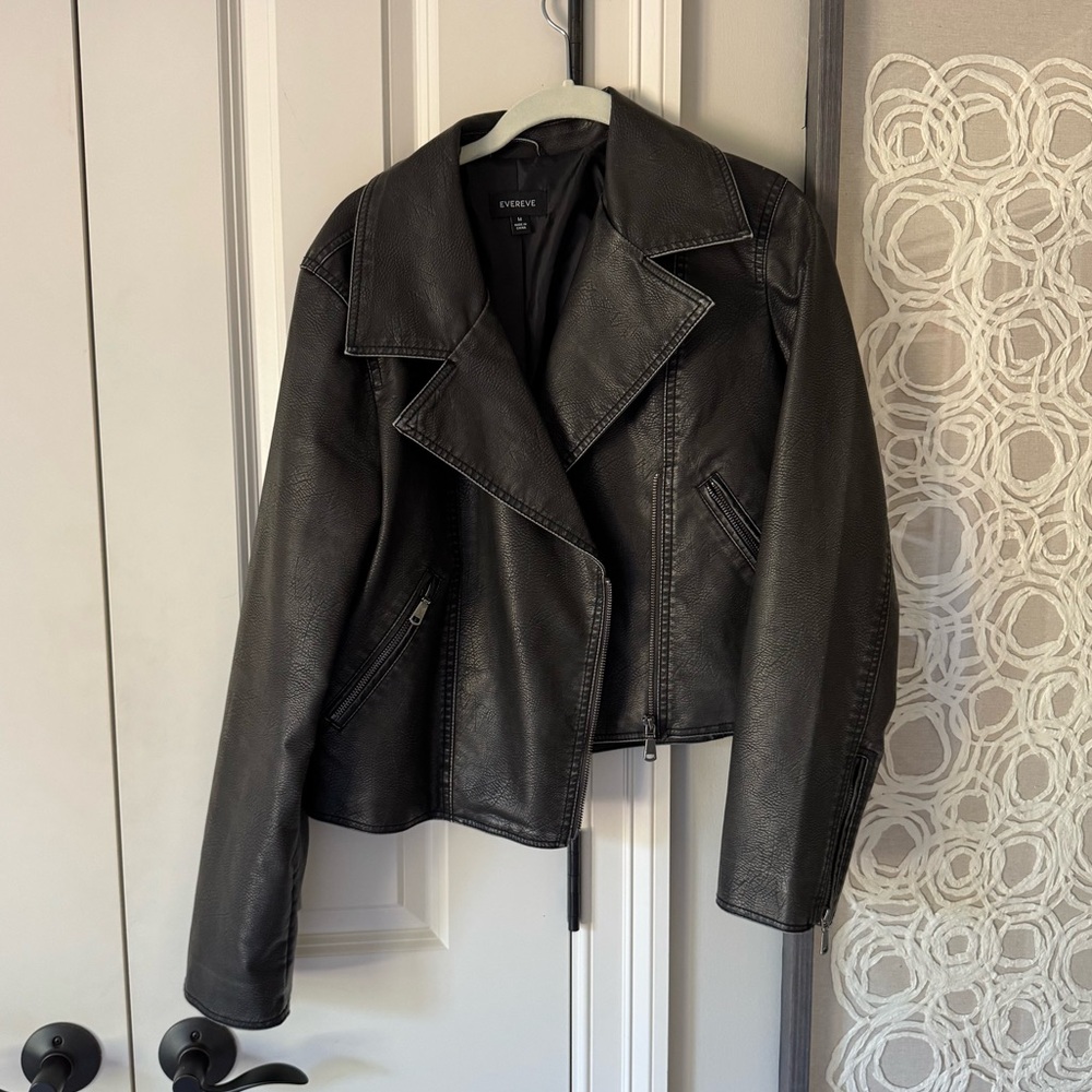 Evereve  Faux Leather Distressed Moto Jacket